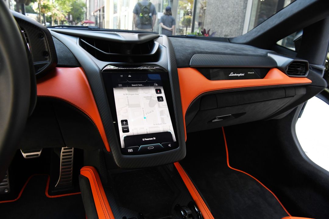 2025 Lamborghini Revuelto