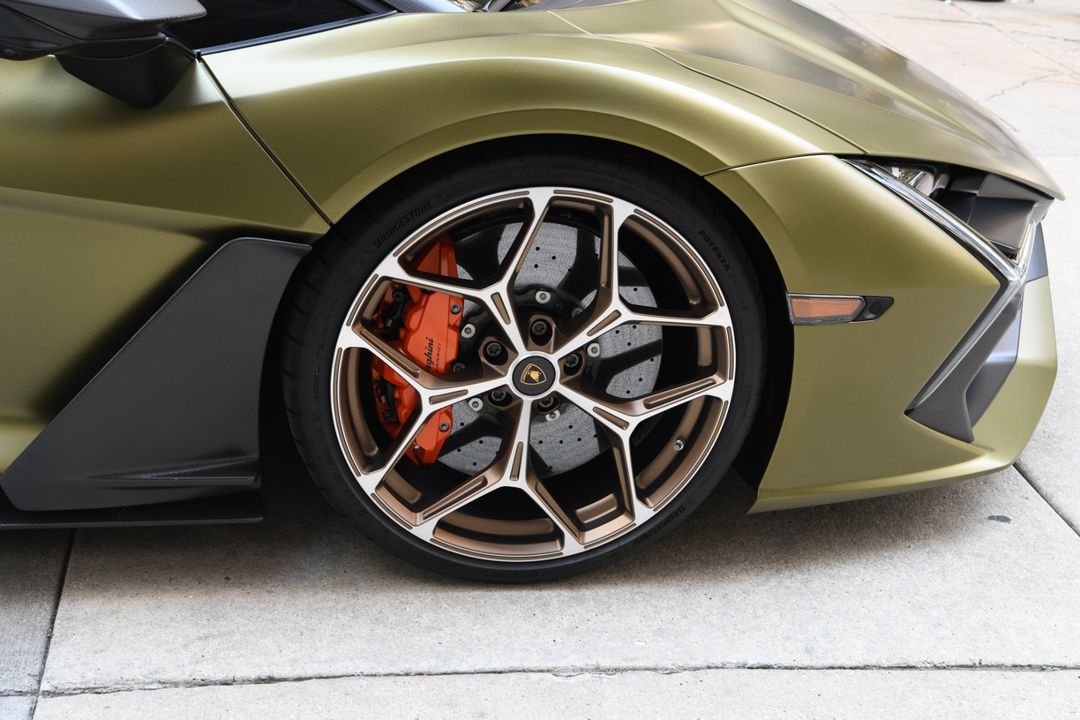 2025 Lamborghini Revuelto