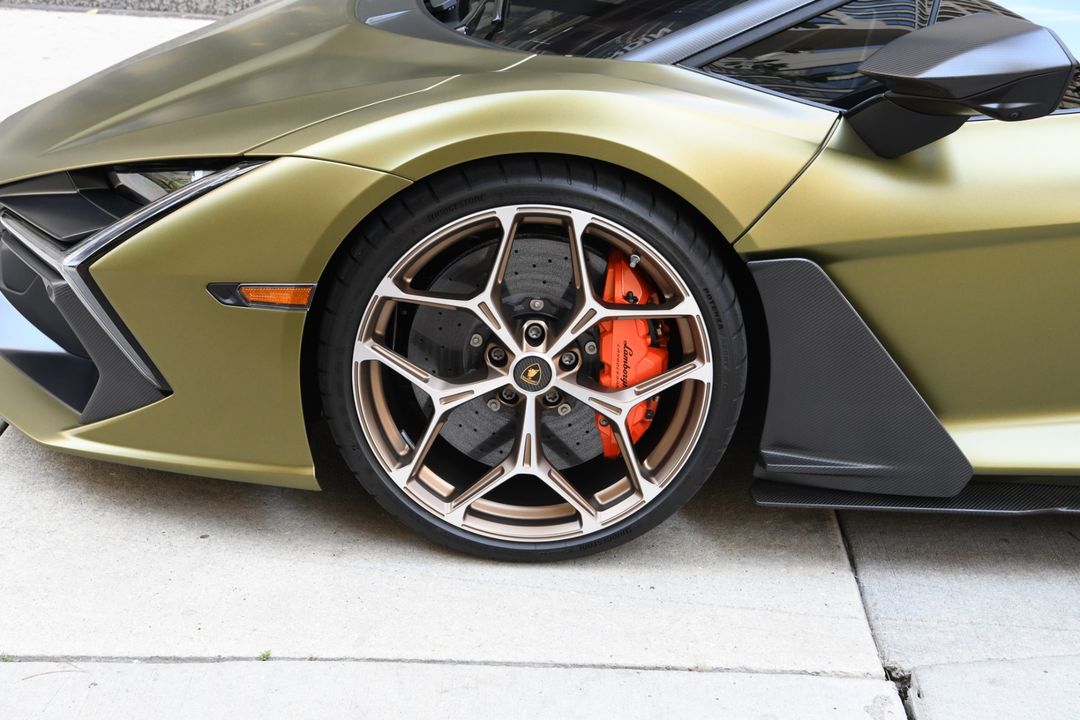 2025 Lamborghini Revuelto