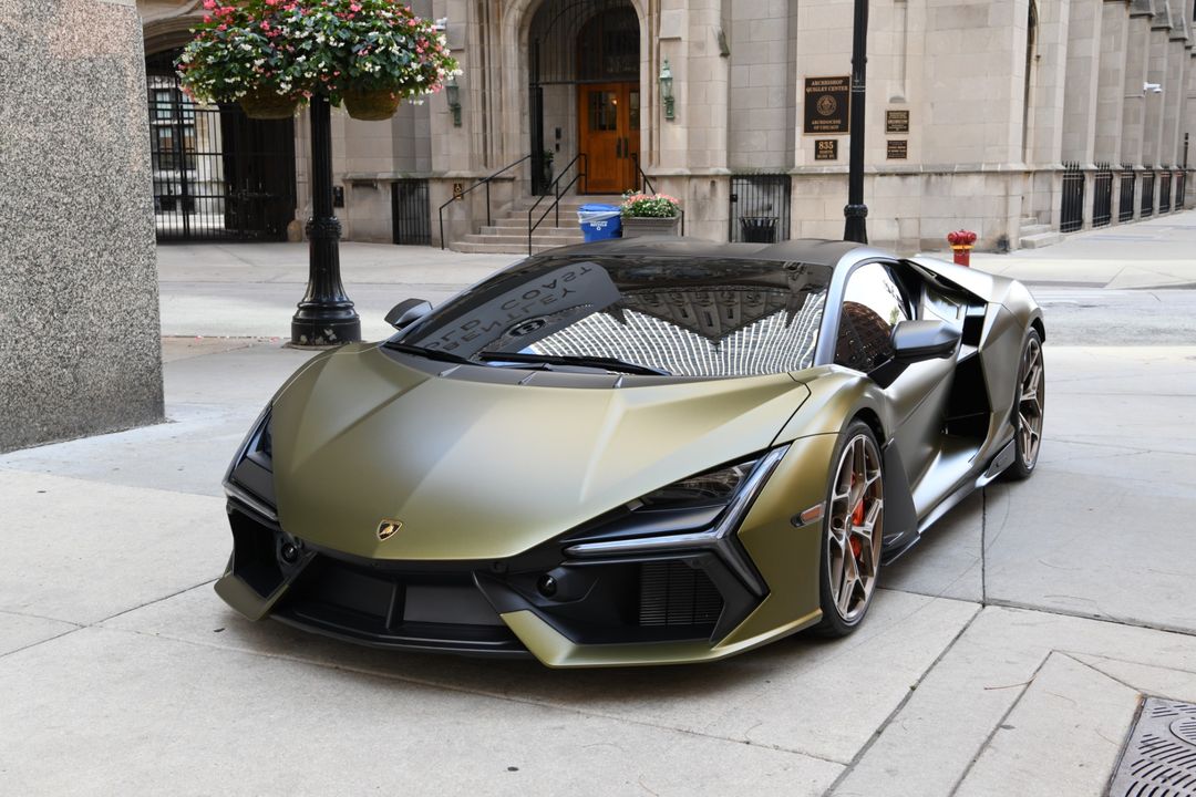 2025 Lamborghini Revuelto