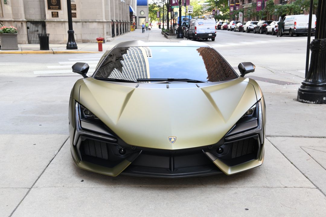 2025 Lamborghini Revuelto