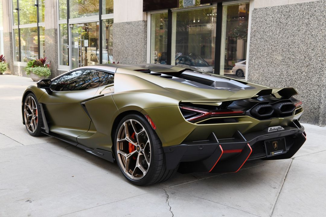 2025 Lamborghini Revuelto