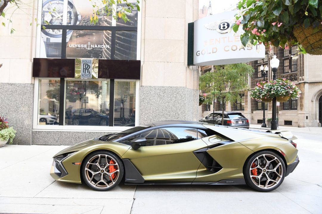 2025 Lamborghini Revuelto