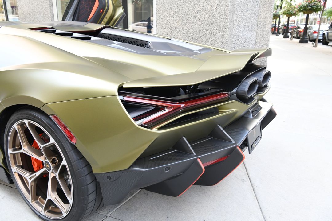 2025 Lamborghini Revuelto