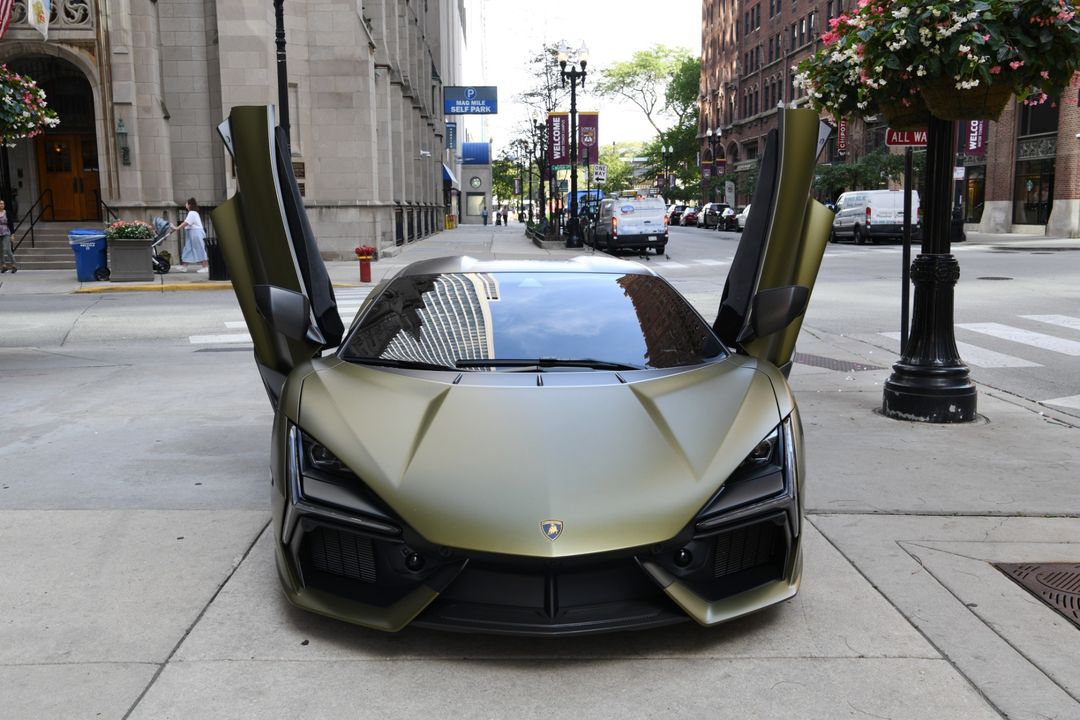 2025 Lamborghini Revuelto
