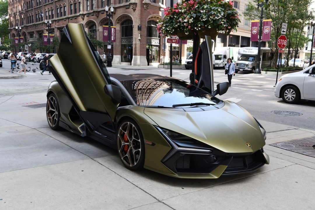 2025 Lamborghini Revuelto