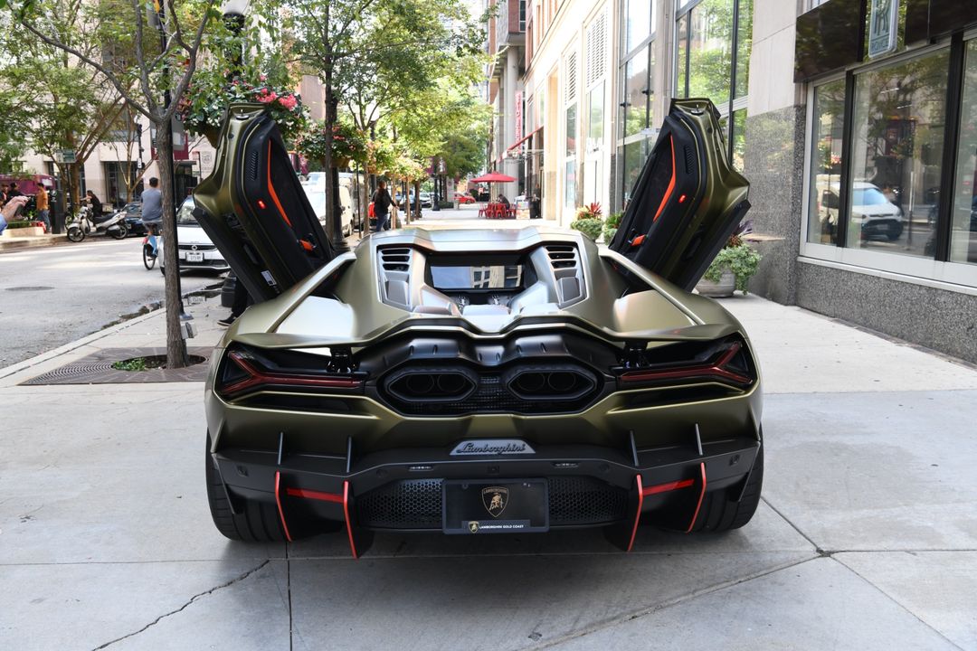 2025 Lamborghini Revuelto