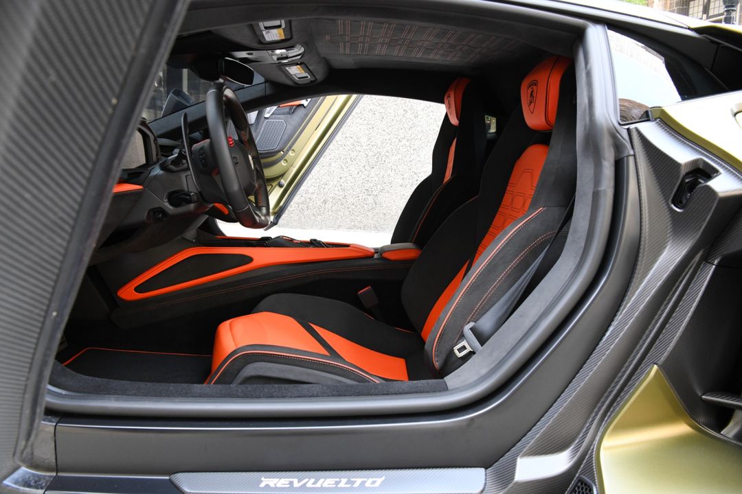 2025 Lamborghini Revuelto
