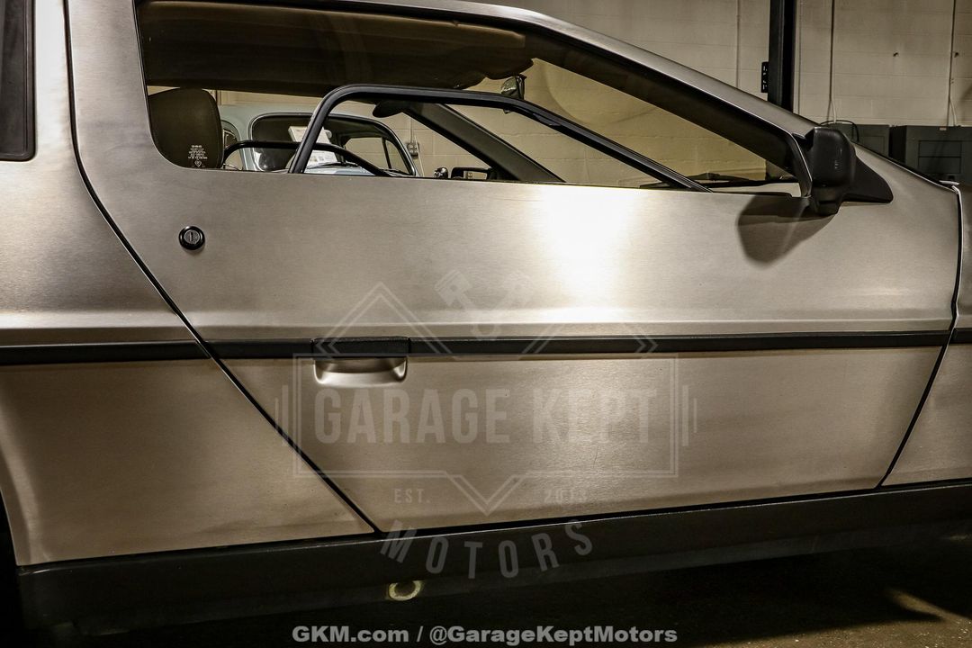 1981 DeLorean DMC-12