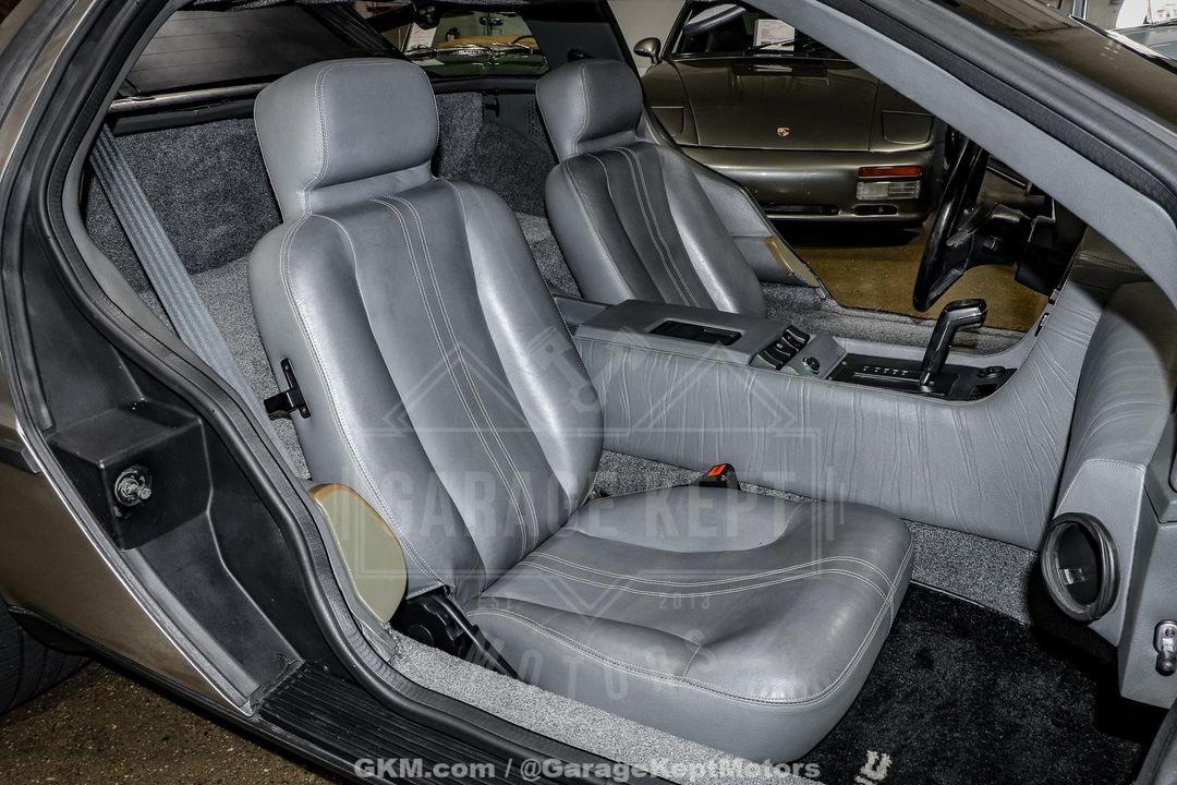 1981 DeLorean DMC-12