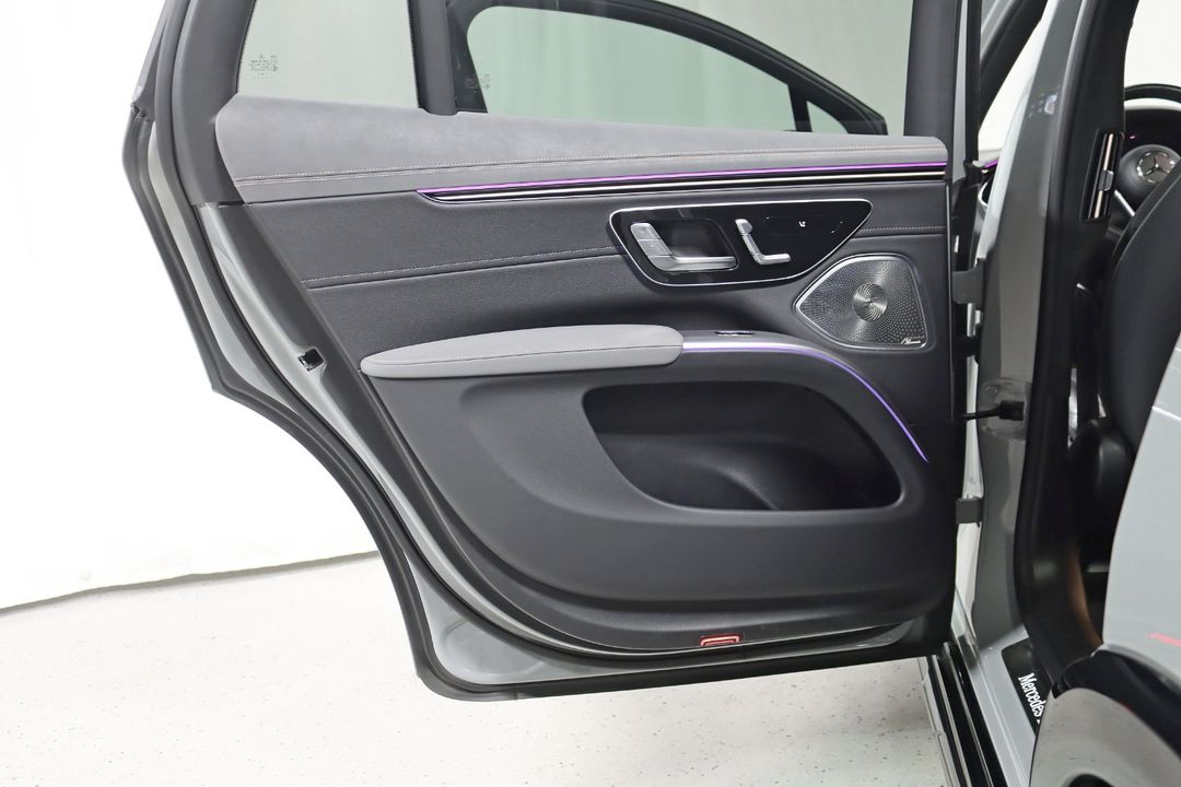 2023 Mercedes-Benz EQS