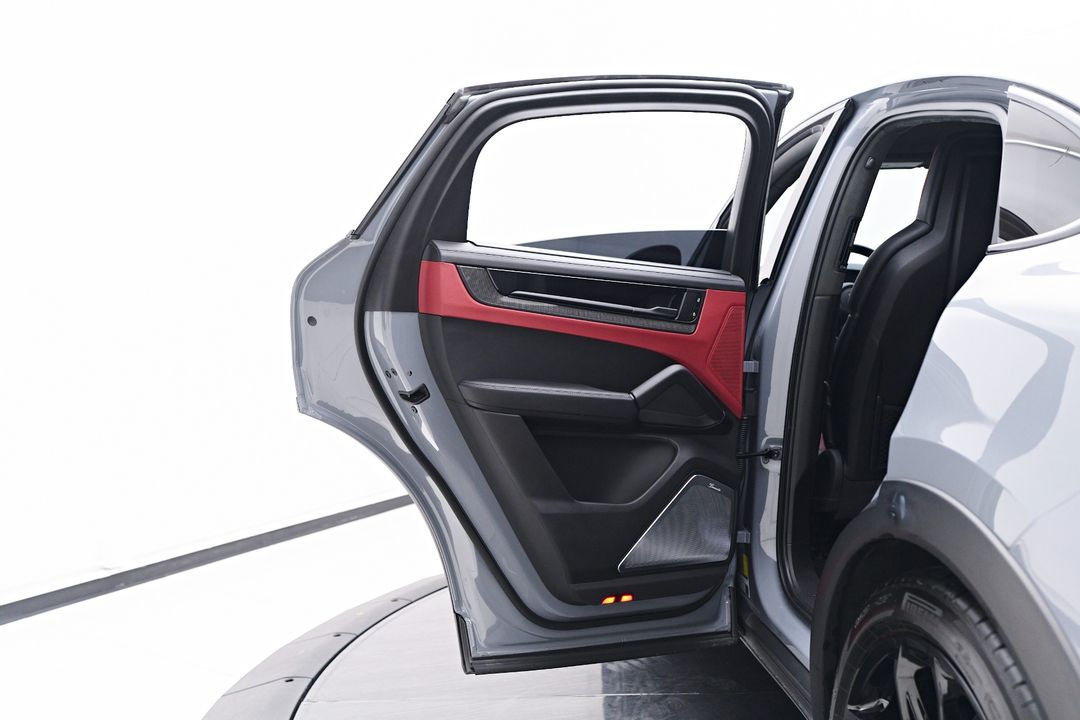 2024 Porsche Cayenne Coupe