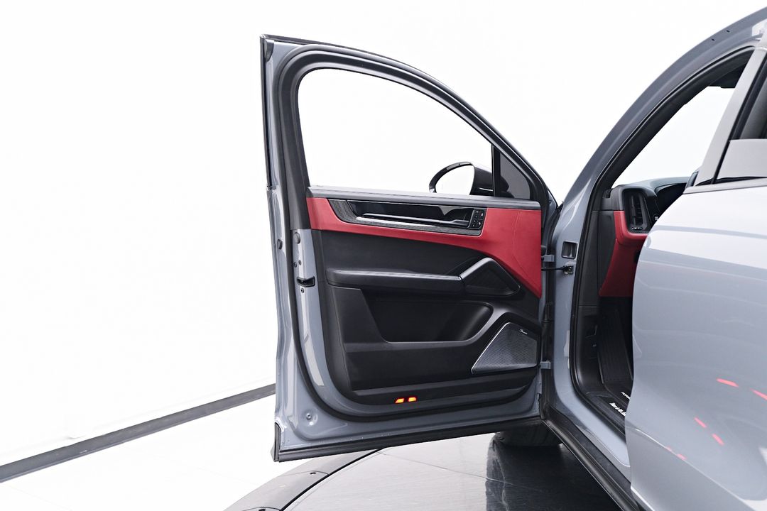 2024 Porsche Cayenne Coupe