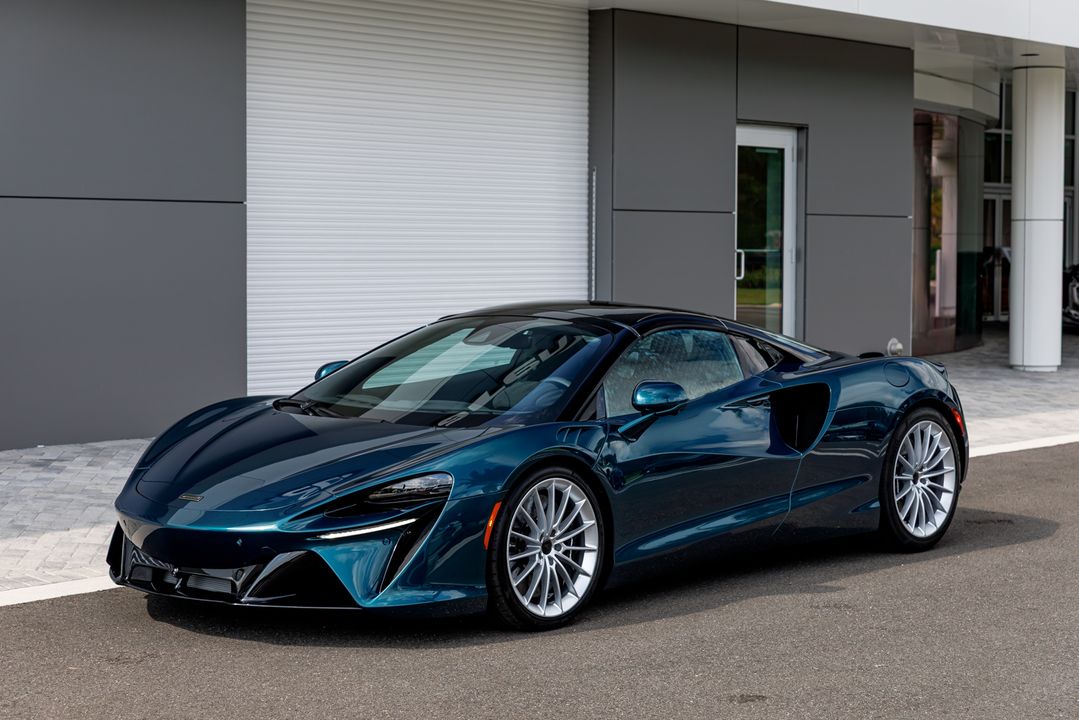 2026 McLaren Artura Spider