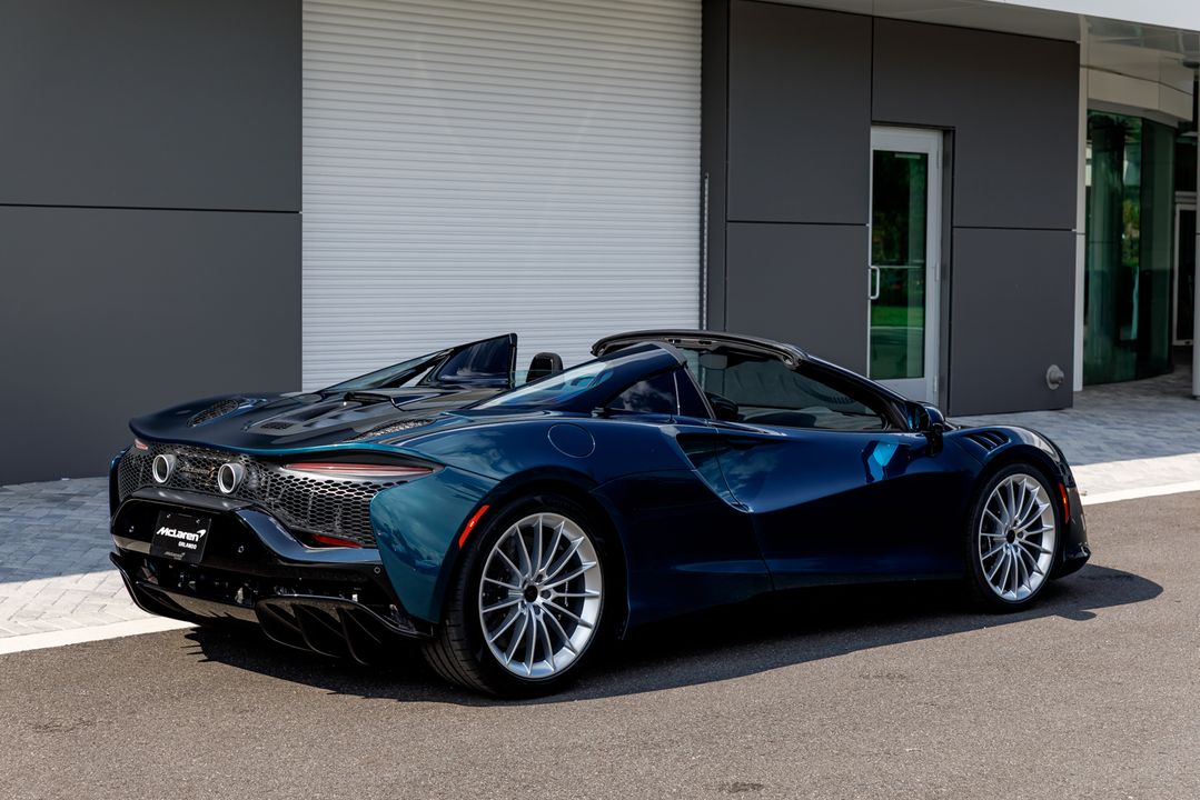 2026 McLaren Artura Spider