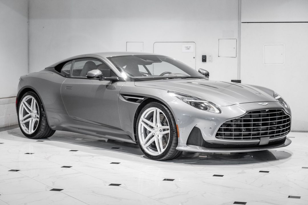 2025 Aston Martin DB12