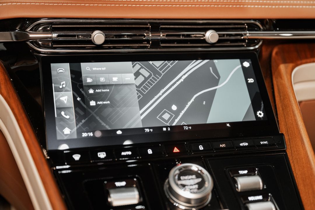 2025 Aston Martin DB12