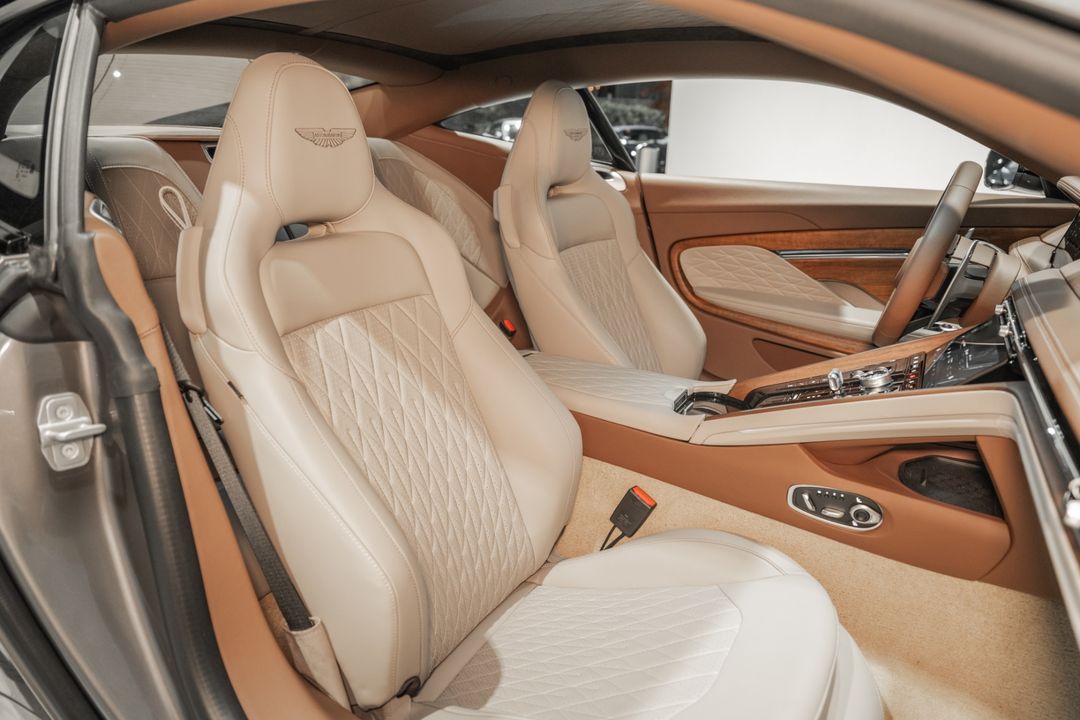 2025 Aston Martin DB12