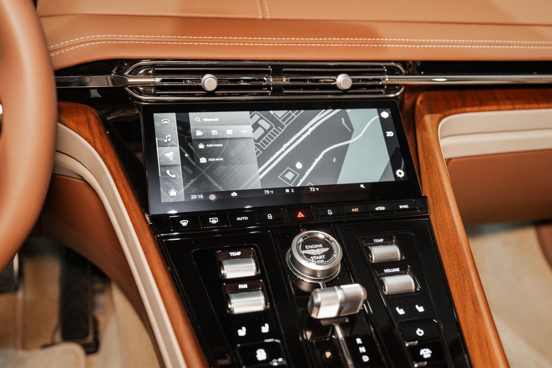 2025 Aston Martin DB12