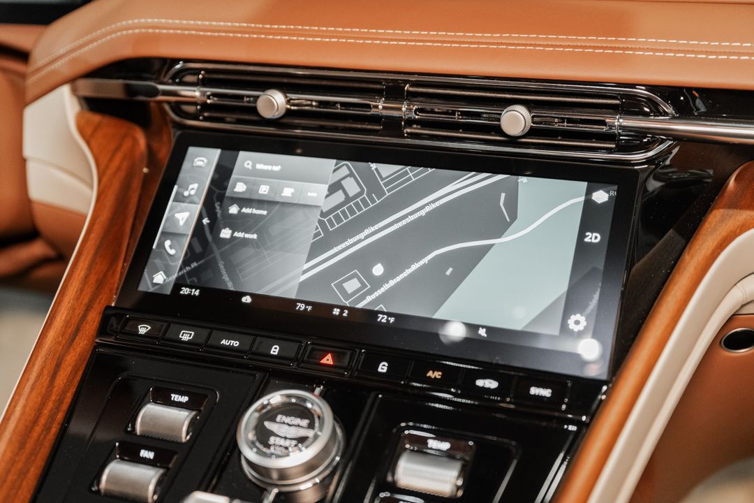 2025 Aston Martin DB12