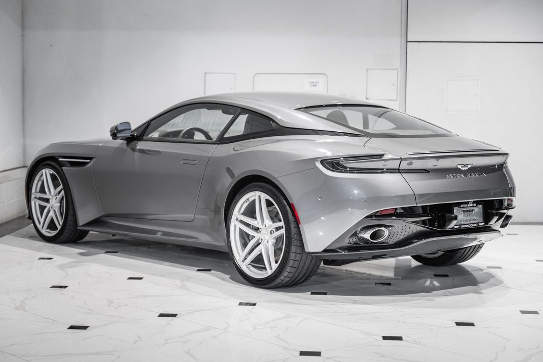 2025 Aston Martin DB12