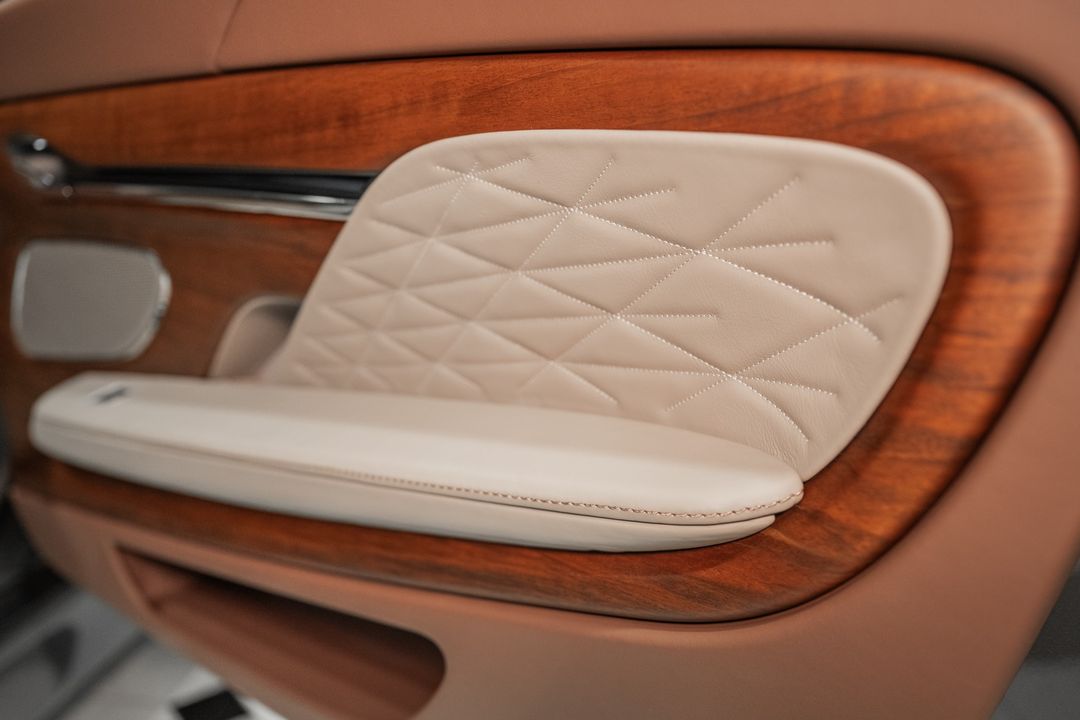 2025 Aston Martin DB12