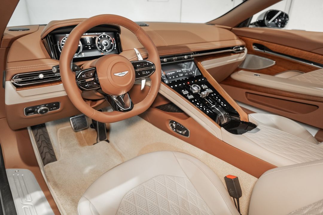 2025 Aston Martin DB12
