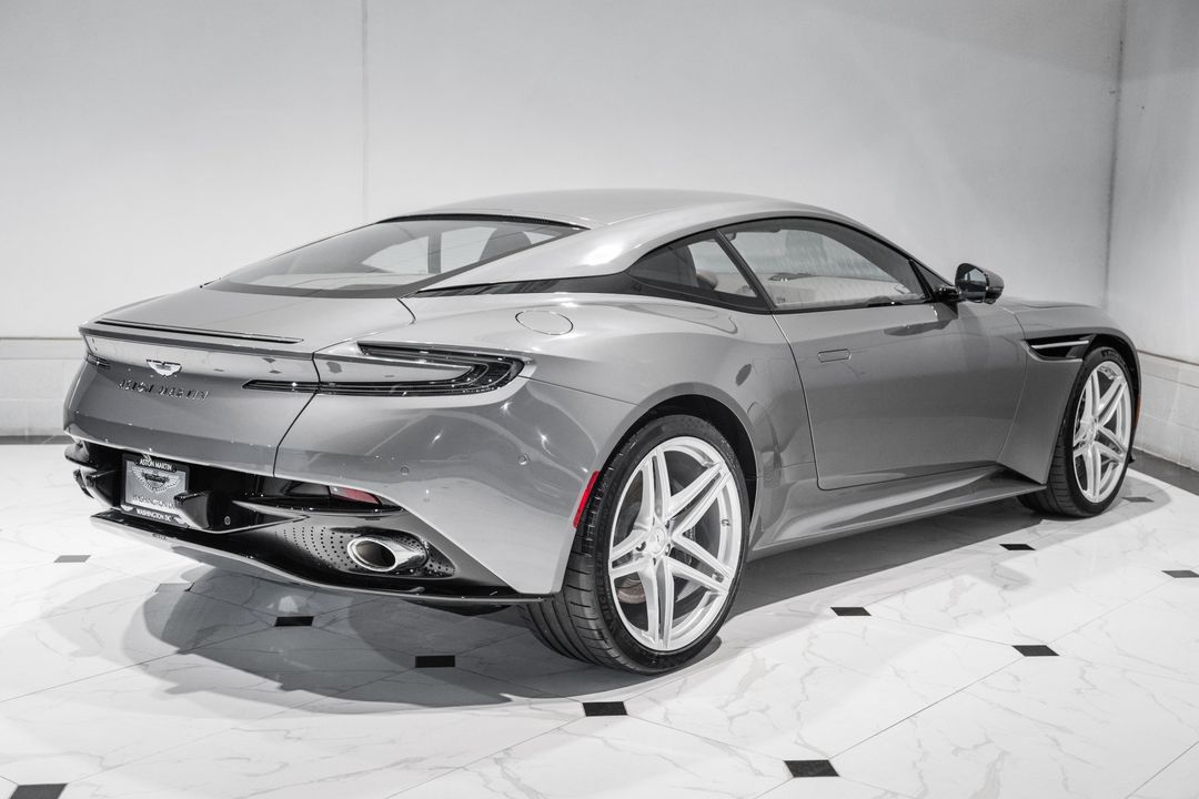 2025 Aston Martin DB12