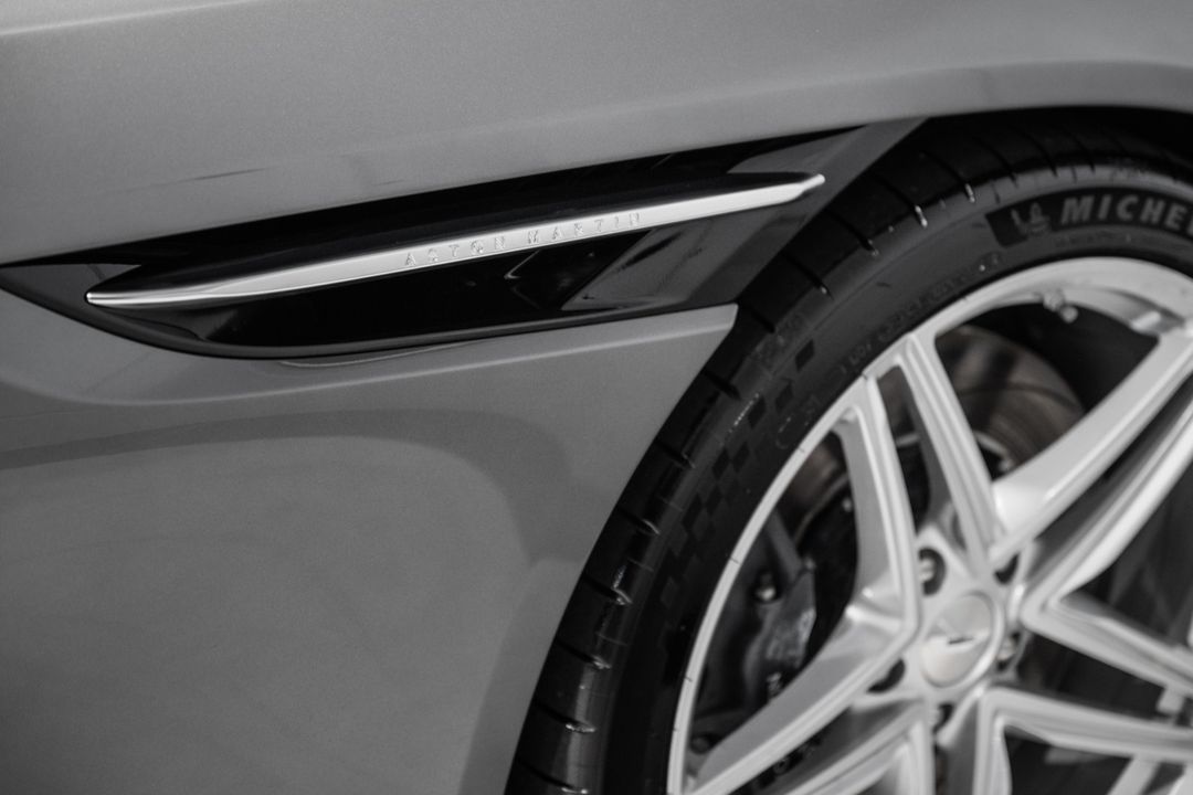 2025 Aston Martin DB12