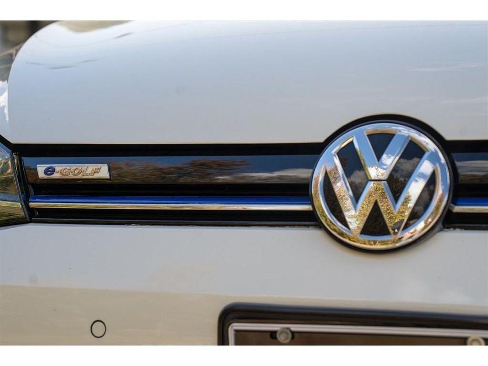 2017 Volkswagen e-Golf