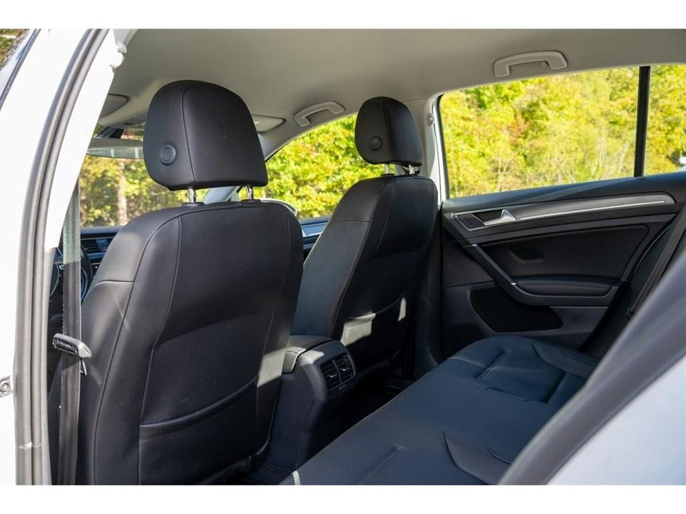 2017 Volkswagen e-Golf