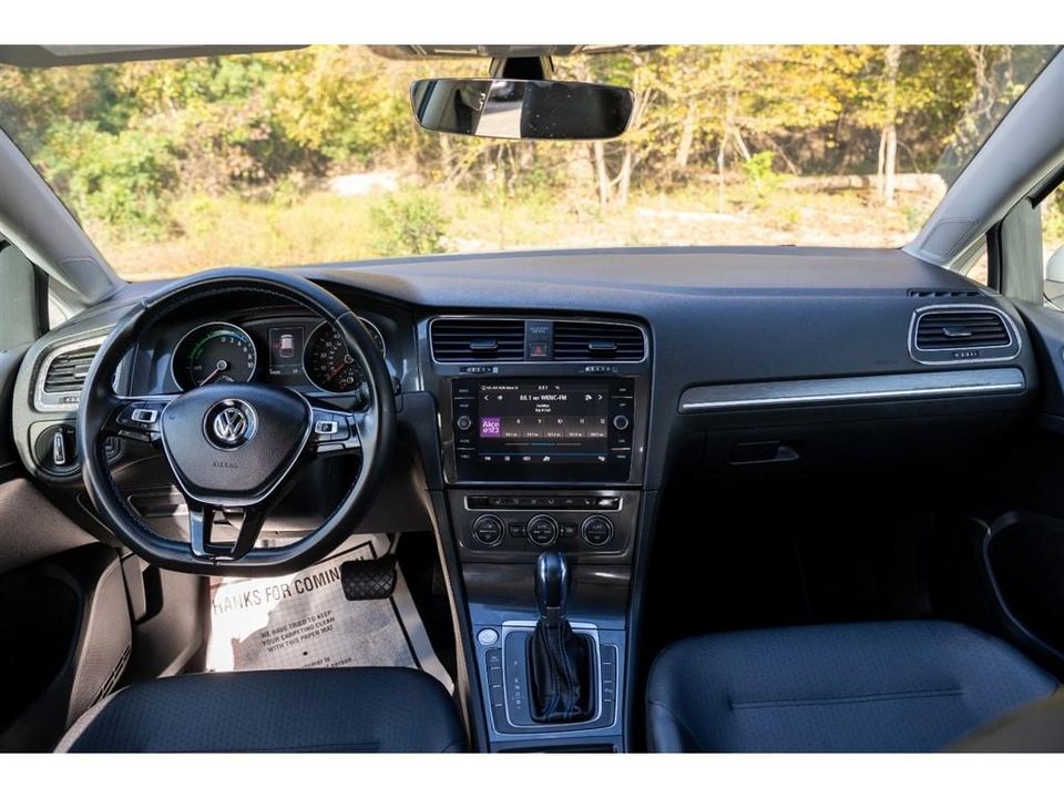 2017 Volkswagen e-Golf