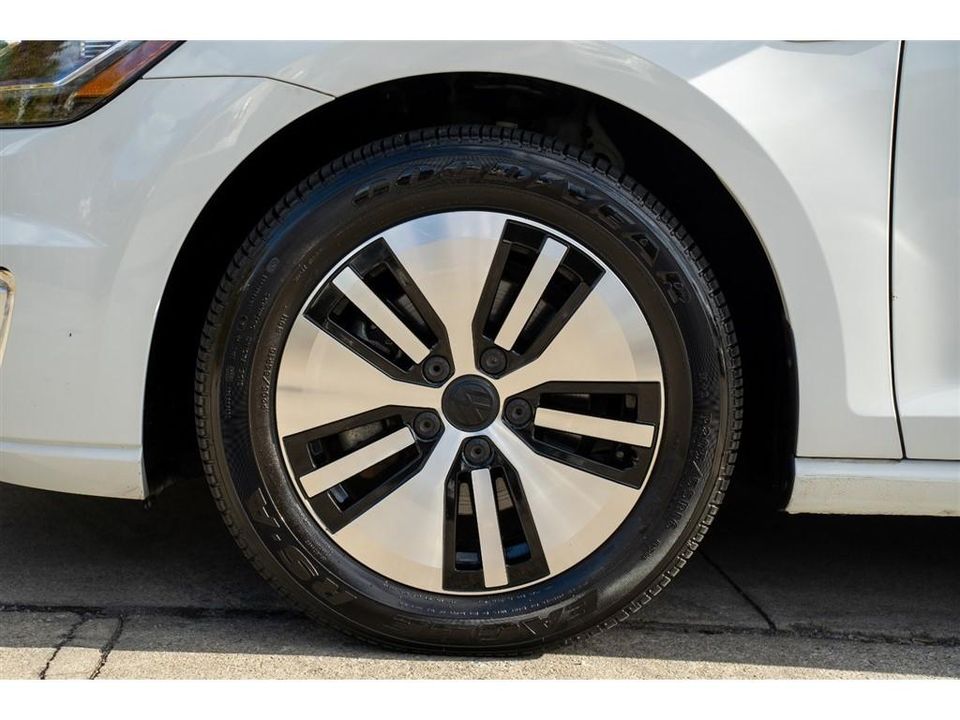 2017 Volkswagen e-Golf