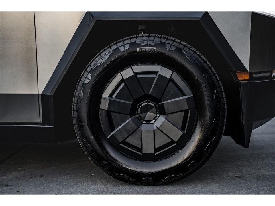 2024 Tesla Cybertruck