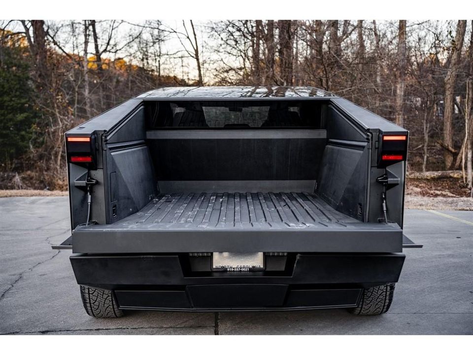 2024 Tesla Cybertruck