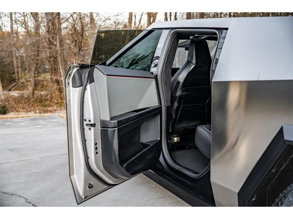 2024 Tesla Cybertruck