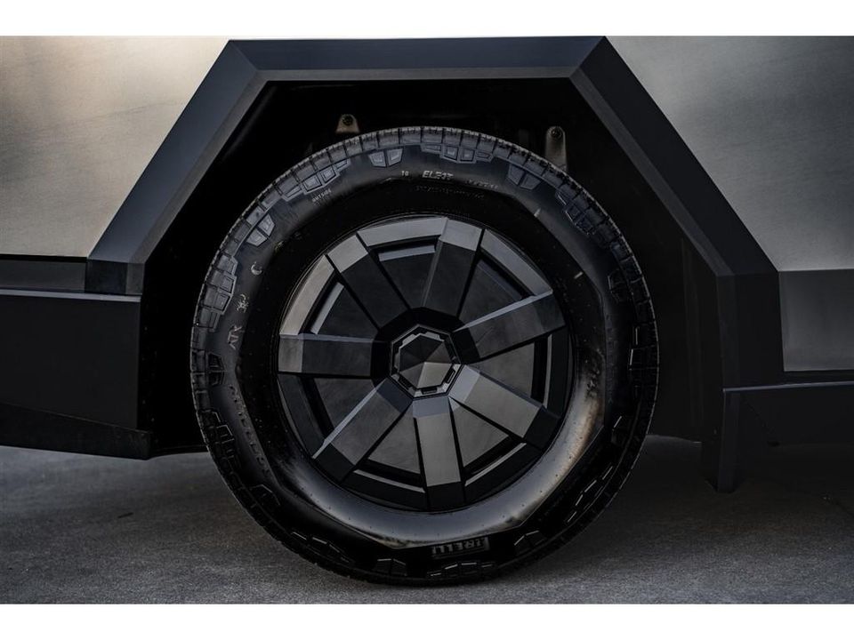 2024 Tesla Cybertruck