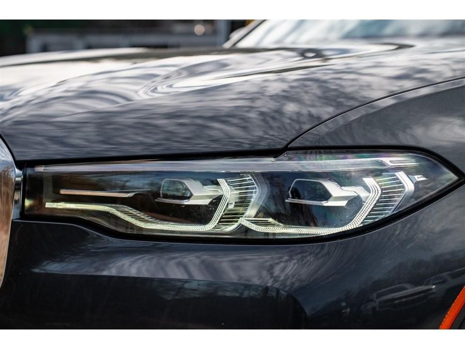 2021 BMW X7