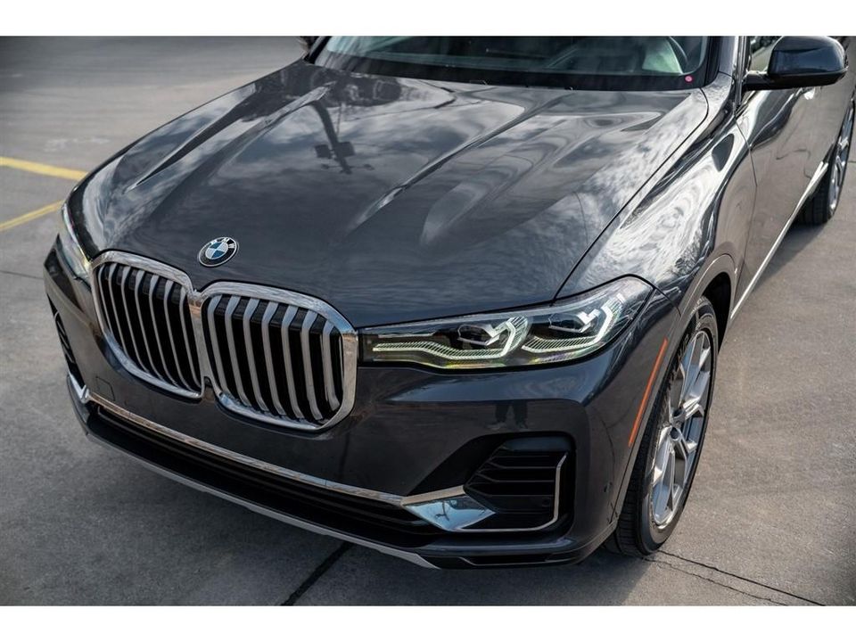 2021 BMW X7