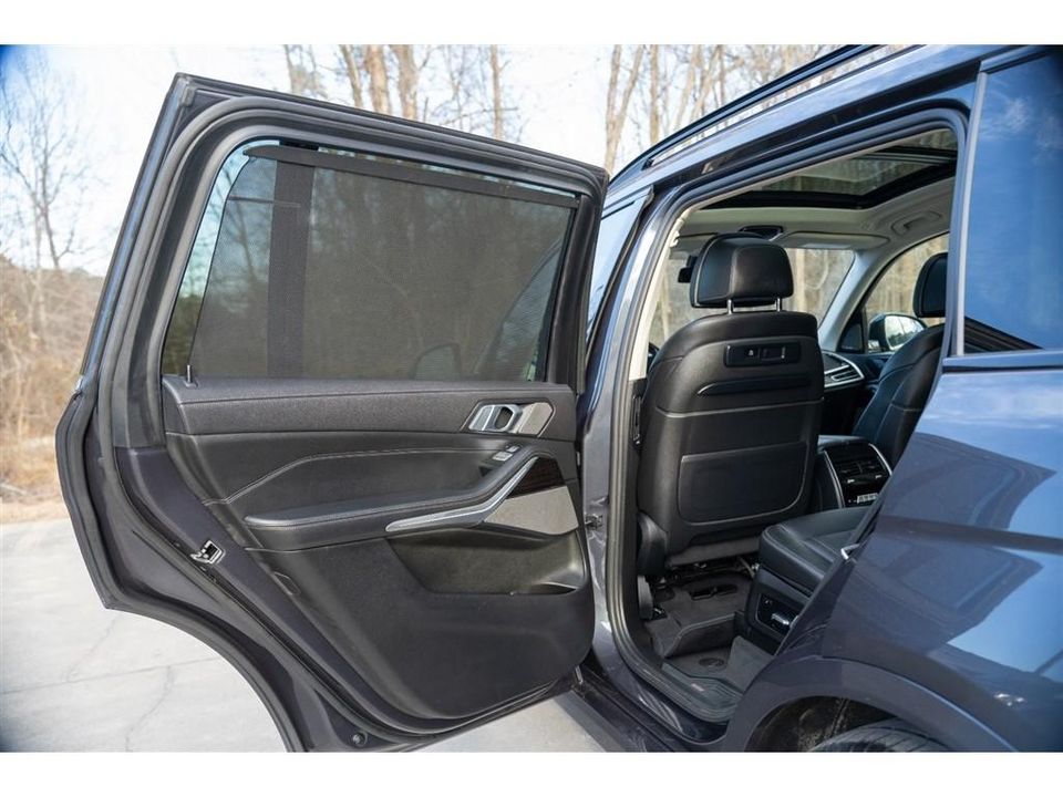 2021 BMW X7