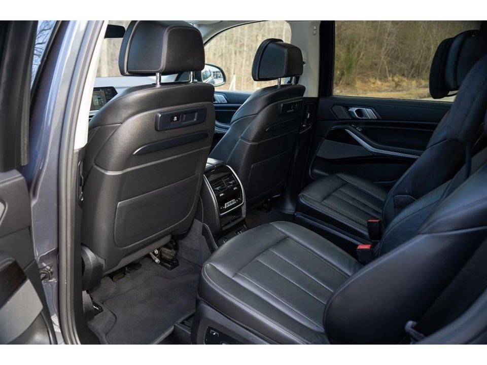 2021 BMW X7