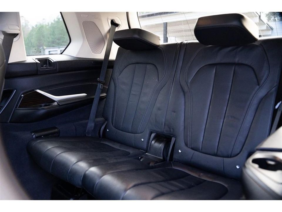 2021 BMW X7