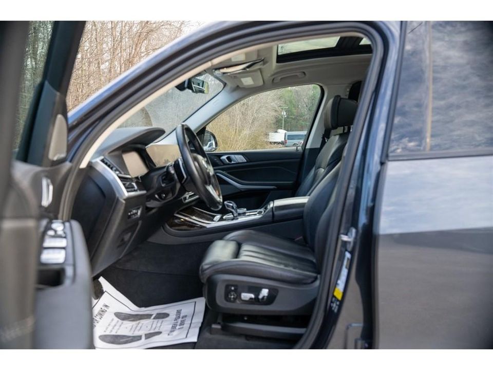 2021 BMW X7