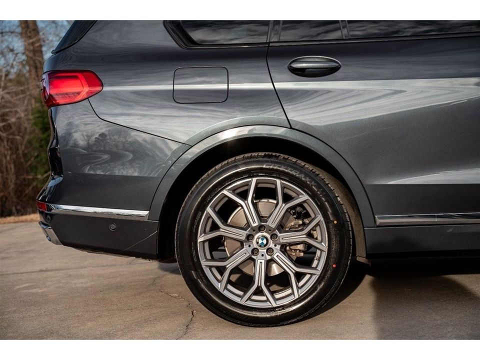 2021 BMW X7