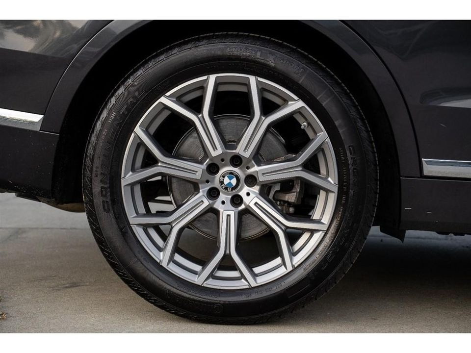 2022 BMW X7