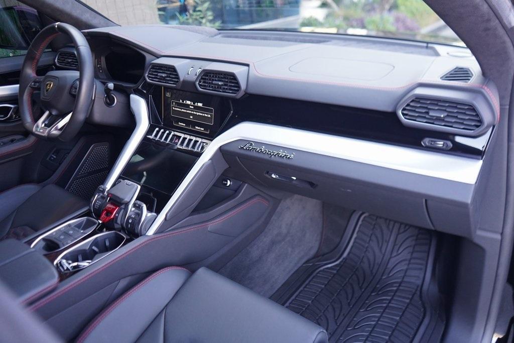 2022 Lamborghini Urus