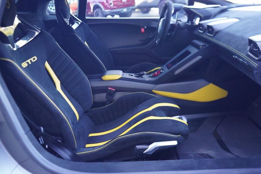 2021 Lamborghini Huracan STO