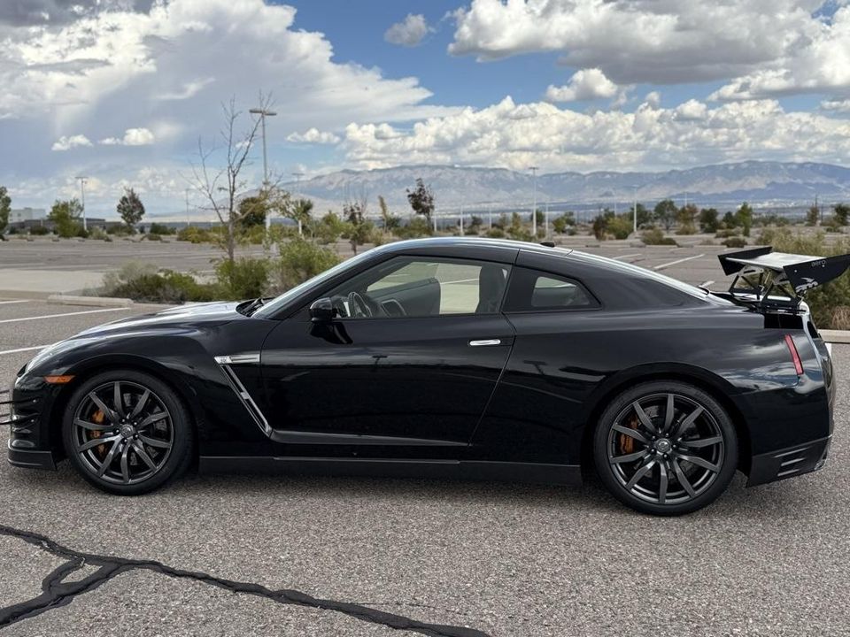 2014 Nissan GT-R