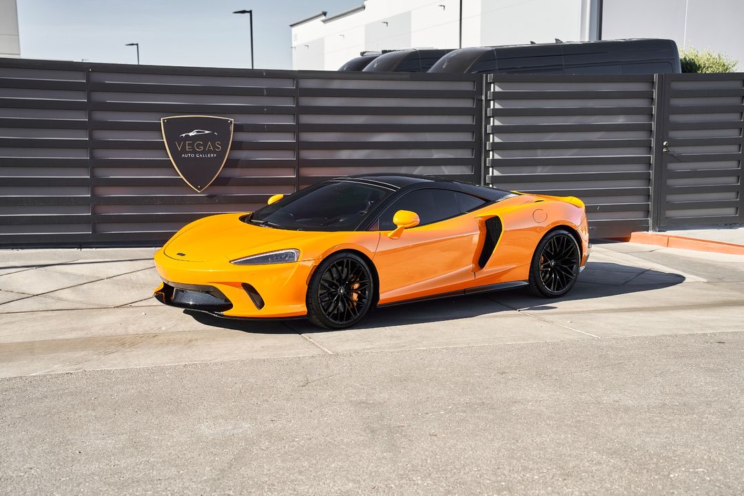 2023 McLaren GT