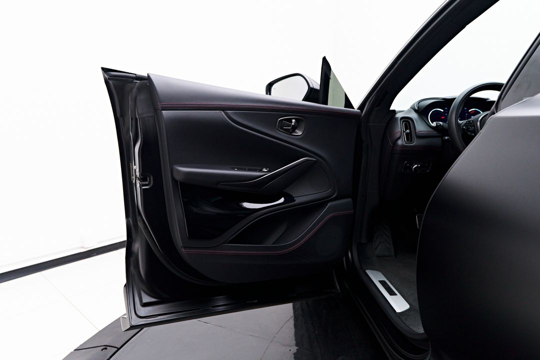 2023 Aston Martin DBX